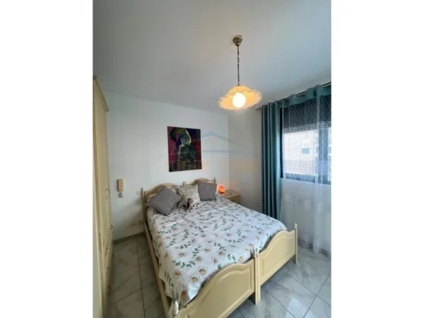 Durres, jepet me qera apartament 2+1 Kati 5, 136 m² 600 € 