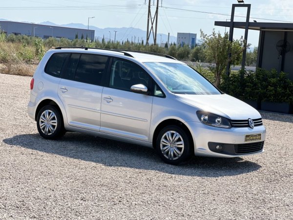 Durres, shitet makine VOLKSWAGEN TOURAN Nafte, gri metalizato manuale