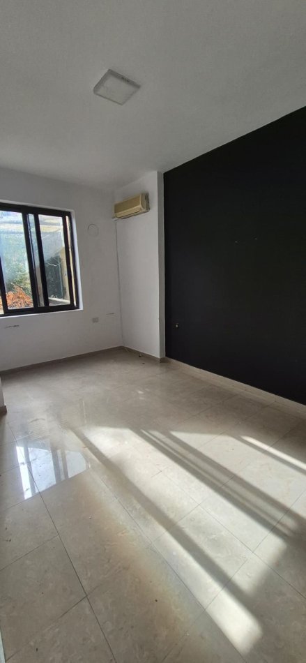 Tirane, jepet me qera apartament 1+1 , 1.300 € 