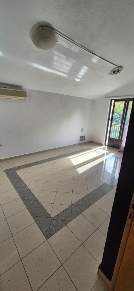 Tirane, jepet me qera apartament 1+1 , 1.300 € 