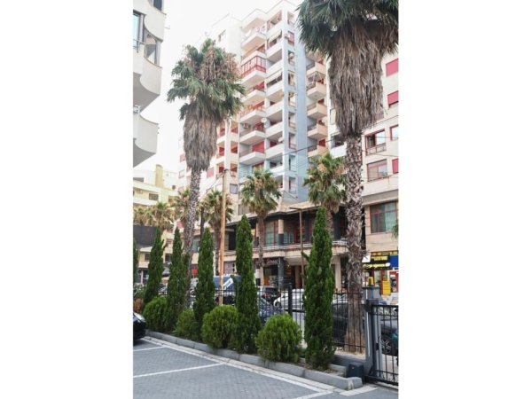 Durres, jepet me qera apartament 2+1 Kati 4, 135 m² 900 € 