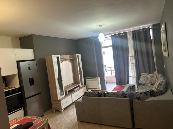 Tirane, jepet me qera apartament 2+1+Ballkon Kati 2, 110 m² 570 € (Astir /Pallatet Fratari)