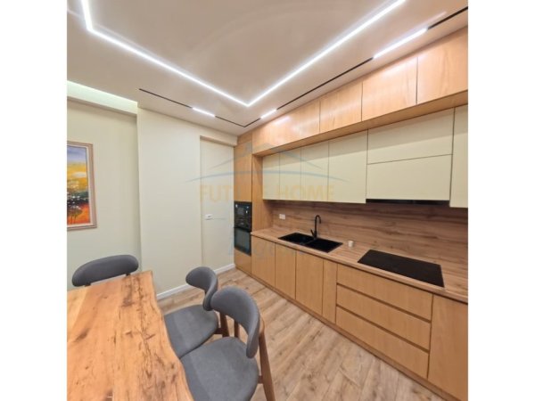 Tirane, jepet me qera apartament 2+1 Kati 1, 116 m² 1.500 € 