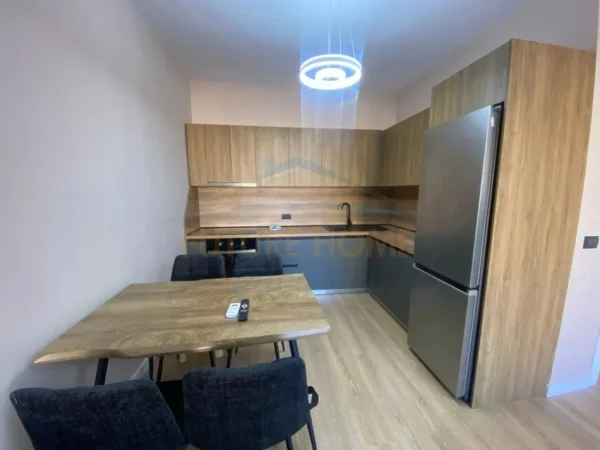Tirane, jap me qera apartament 1+1+Ballkon Kati 6, 69 m² 600 € 