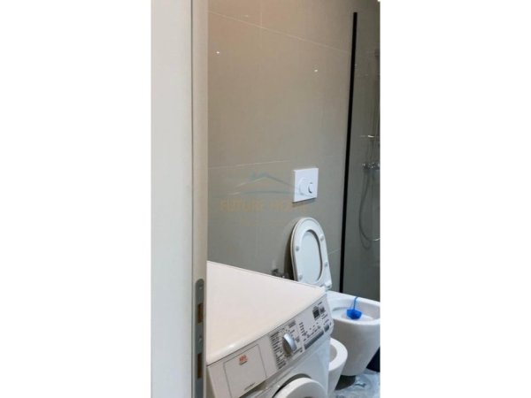 Tirane, jepet me qera apartament 1+1 Kati 8, 57 m² 600 € 