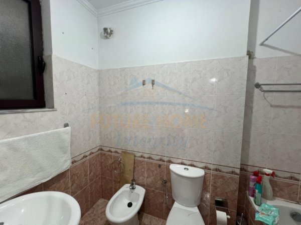 Tirane, jepet me qera apartament 2+1+Ballkon Kati 9, 90 m² 600 € (Rruga Jordan Misja)