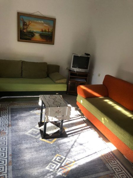 Tirane, jepet me qera apartament 2+1+Ballkon Kati 1, 85 m² 650 € (Rr Kongresi i Manastirit)