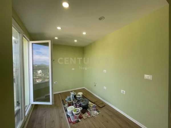 Tirane, shitet apartament duplex Dublex Kati 4, 124 m² 190.000 € (Neom126561)