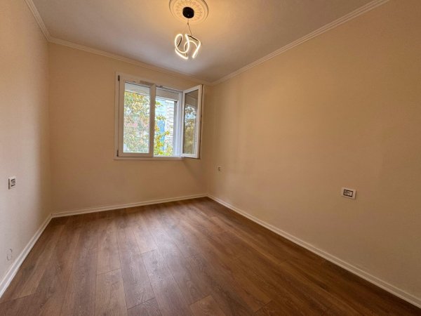 Tirane, shitet apartament 2+1+Aneks+Ballkon Kati 4, 70 m² 150.000 € (Pranë te Rruga Mine Peza)