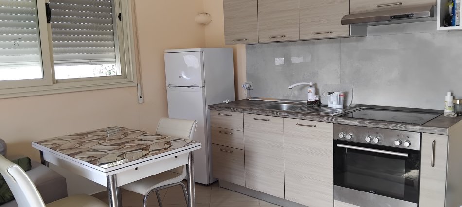 Vlore, jepet me qera apartament+verande | Penthouse 1+1+Ballkon Kati 4, 120 m² 330 € (Dalan dadani)