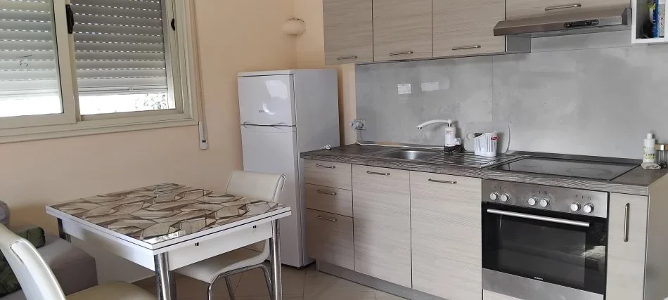 Vlore, jepet me qera apartament+verande | Penthouse 1+1+Ballkon Kati 4, 120 m² 330 € (Dalan dadani)