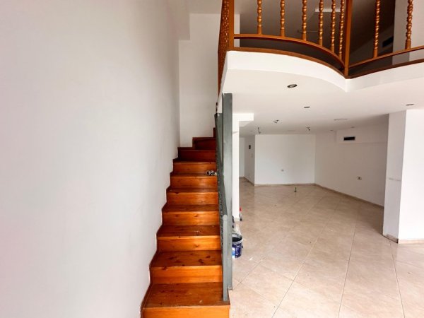 Tirane, jepet me qera , 60 m² 600 € (Ish Fusha e Aviacionit)