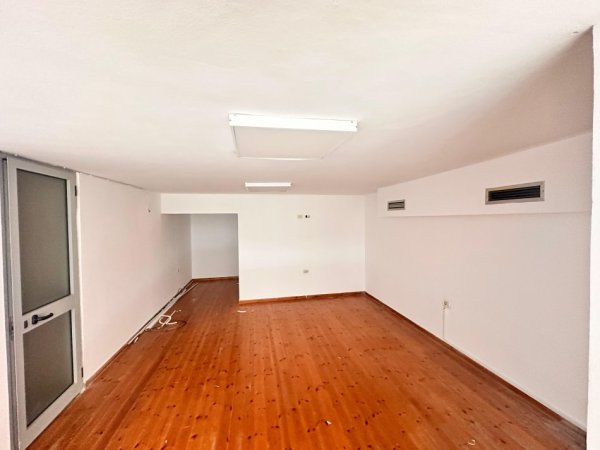 Tirane, jepet me qera , 60 m² 600 € (Ish Fusha e Aviacionit)