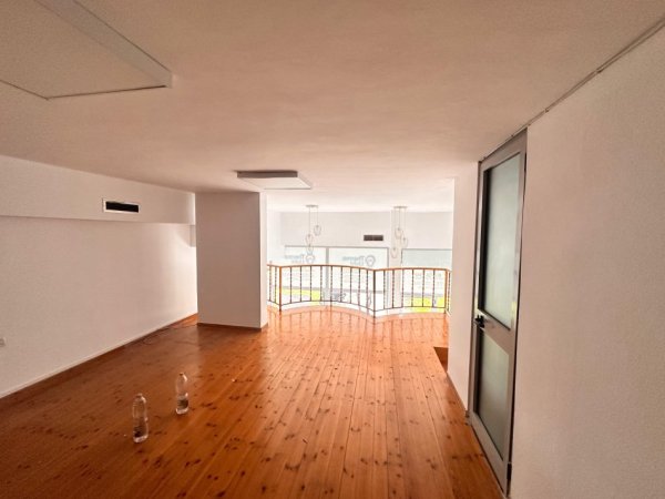 Tirane, jepet me qera , 60 m² 600 € (Ish Fusha e Aviacionit)