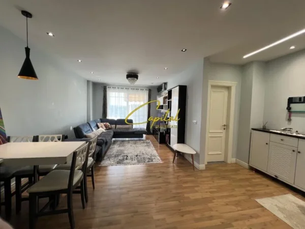 Tirane, jepet me qera apartament 2+1 Kati 8, 120 m² 550 € (ASTIR)
