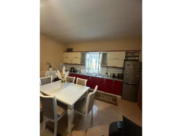 Berat, shitet shtepi 1 Katshe Kati 1, 180 m² (Dushnik, Berat Berat, Albania)