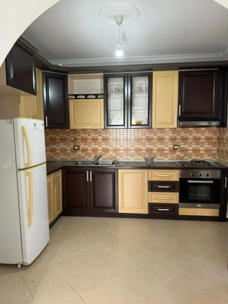 Tirane, jepet me qera apartament 3+1+Aneks+Ballkon Kati 0, 150 m² 600 € (Casa italia)