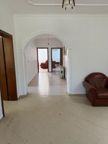 Tirane, jepet me qera apartament 3+1+Aneks+Ballkon Kati 0, 150 m² 600 € (Casa italia)