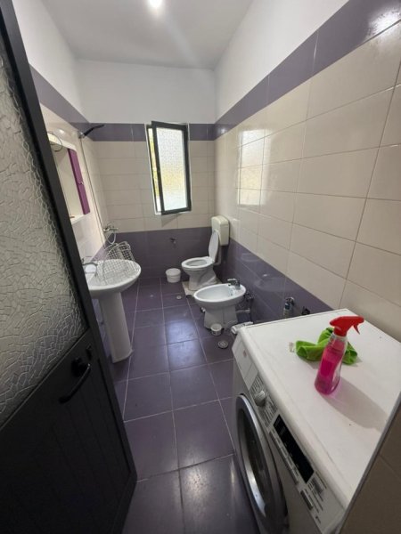 Tirane, jepet me qera apartament 3+1+Aneks+Ballkon Kati 0, 150 m² 600 € (Casa italia)