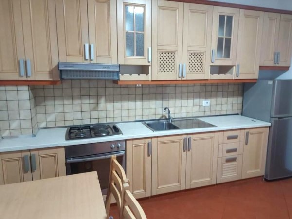 🏠 JEPET ME QIRA APARTAMENT 1+1 TEK ISH EKPOZITA TEK BULEVARDI GJERGJ FISHTA,  500 €URO