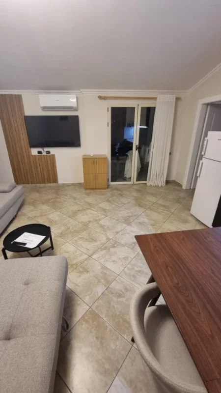 Jepet me Qira Apartament 1+1 në Zonën e Vasil Shantos 500 €uro