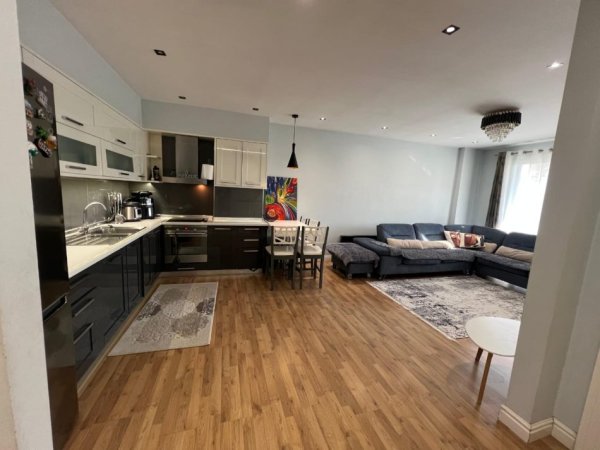 Tirane, jepet me qera apartament 2+1 Kati 8, 90 m² 550 € (Rruga Astrit Losha ,Astir, Tiranë)