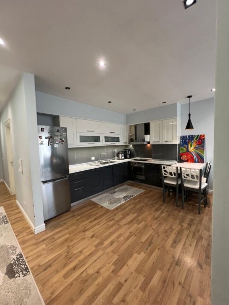 Tirane, jepet me qera apartament 2+1 Kati 8, 90 m² 550 € (Rruga Astrit Losha ,Astir, Tiranë)