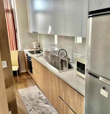 Tirane, jepet me qera garsonier 1+1 Kati 4, 40 m² 550 € (PAZARIT TE R)