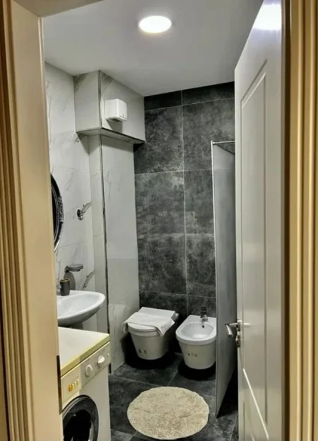 Tirane, jepet me qera garsonier 1+1 Kati 4, 40 m² 550 € (PAZARIT TE R)