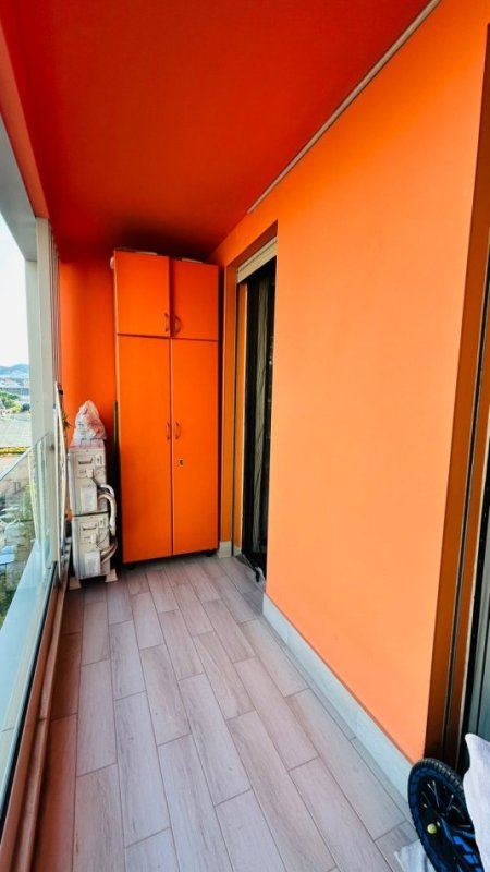 Tirane, shitet apartament 1+1+Ballkon Kati 5, 72 m² 199.000 € (Foleja e Gjelbër, pas Ring Center)