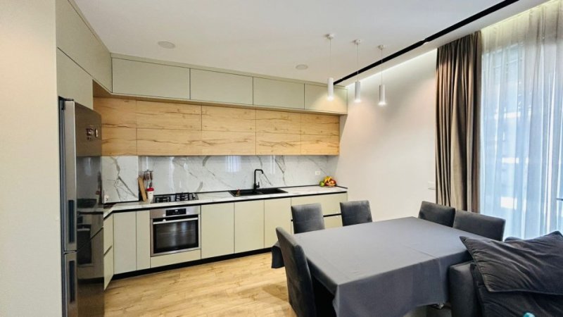 Tirane, shitet apartament 1+1+Ballkon Kati 5, 72 m² 199.000 € (Foleja e Gjelbër, pas Ring Center)