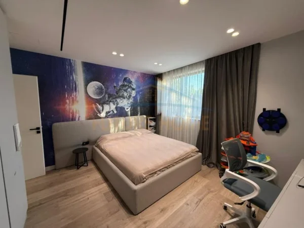 Tirane, shitet apartament 3+1+2+depo+ 2 poste parkimi Kati 2, 165 m² 355.000 € (Kopshti Botanik)