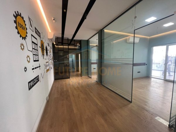 Shqiperi, jepet me qera ambjent biznesi Kati 0, 260 m² 1.800 € (Liqeni i Thate)