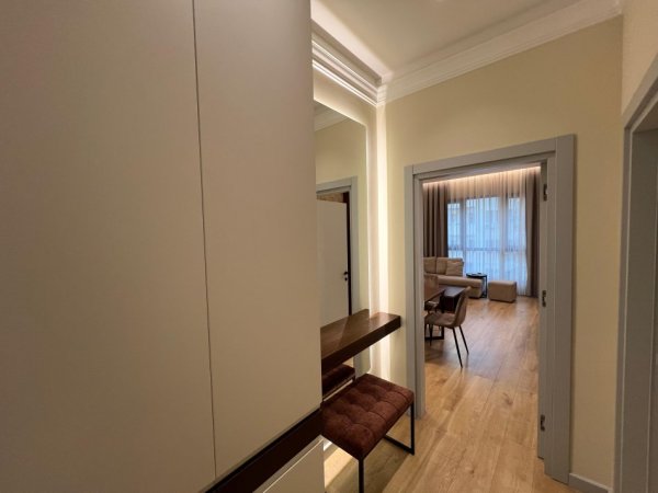 Tirane, jepet me qera apartament 1+1+Ballkon Kati 8, 75 m² 850 € (Rruga e Kavajes)