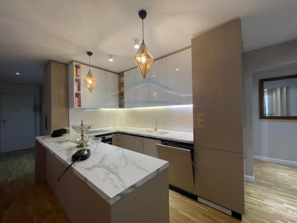 Tirane, shitet apartament 3+1+Ballkon Kati 3, 130 m² 390.000 € (Rruga e Elbasanit)