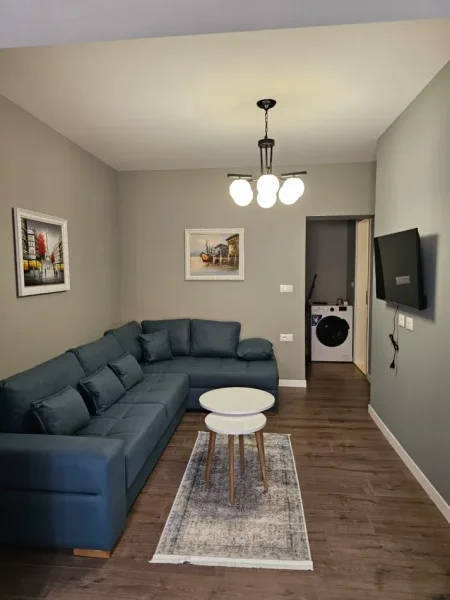 Tirane, jepet me qera apartament 1+1 Kati 5, 70 m² 700 € (Ish godina Psd)