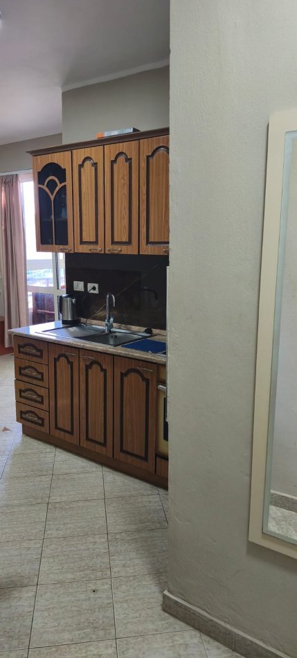 Durres, jepet me qera garsonier 1+1 Kati 1, 250 € (pavaresia plazh)