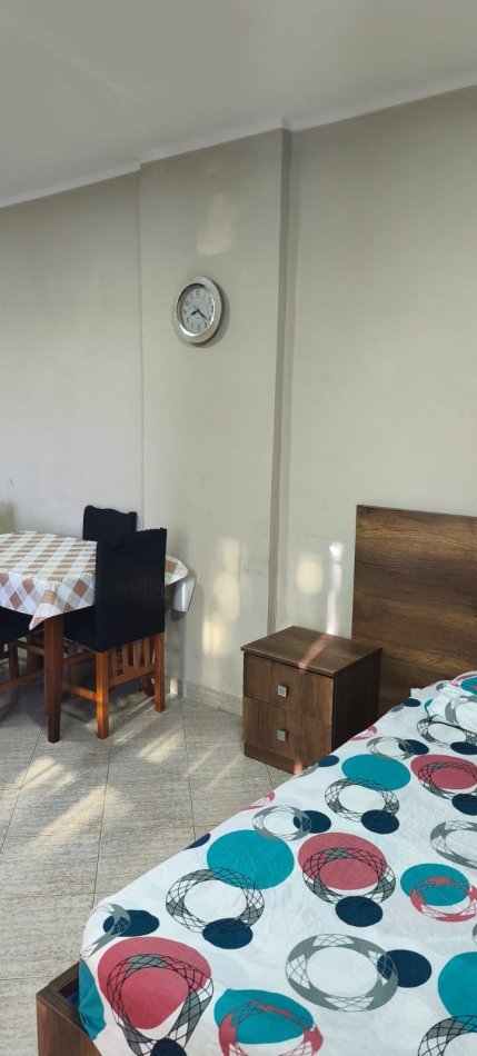 Durres, jepet me qera garsonier 1+1 Kati 1, 250 € (pavaresia plazh)