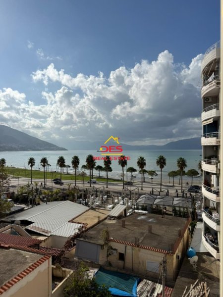Vlore, jepet me qera apartament 1+1+Ballkon Kati 4, 70 m² 350 € (Lungomare)