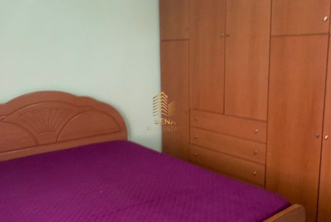 Tirane, jepet me qera shtepi 1+1 Kati 2, 55 m² 400 € (Rruga Vangjerl Meksi)
