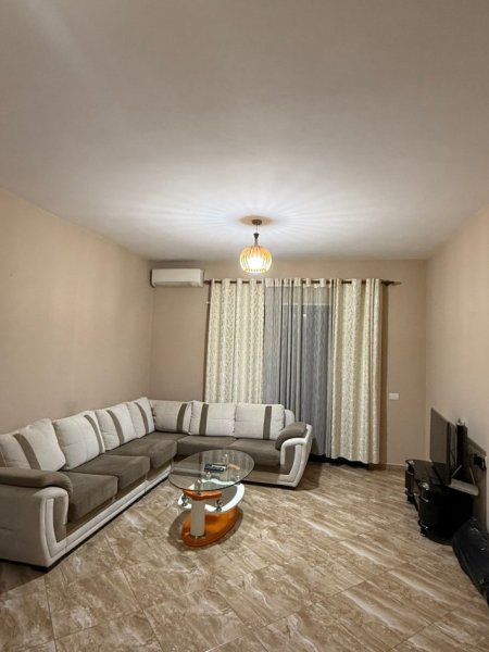 Tirane, jepet me qera apartament 2+1+Ballkon Kati 2, 108 m² 600 € (Kompleksi Green City)