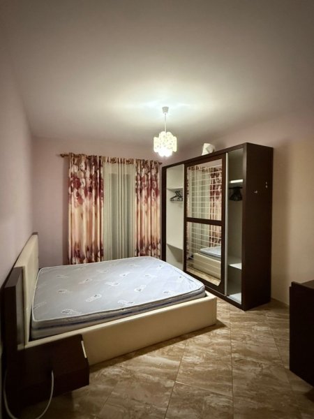 Tirane, jepet me qera apartament 2+1+Ballkon Kati 2, 108 m² 600 € (Kompleksi Green City)