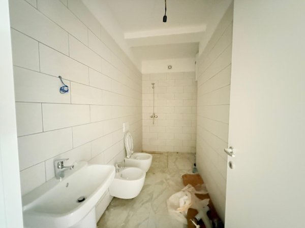 Tirane, jepet me qera apartament 1+1 Kati 9, 65 m² 370 € (Orbitali)