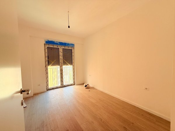 Tirane, jepet me qera apartament 1+1 Kati 9, 65 m² 370 € (Orbitali)