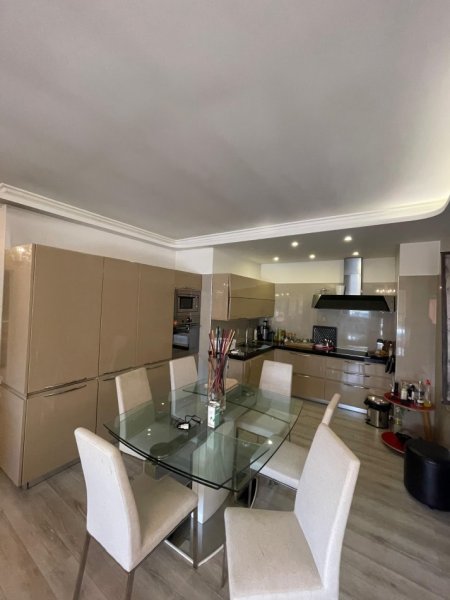 Tirane, shitet apartament 2+1 Kati 5, 107 m² 230.000 € (Rruga e Kavajes, Perballe Delijorgjit)