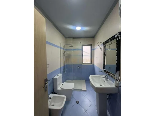 Tirane, jepet me qera apartament 2+1 Kati 3, 116 m² 550 € (Astir , Rruga Teodor Keko)