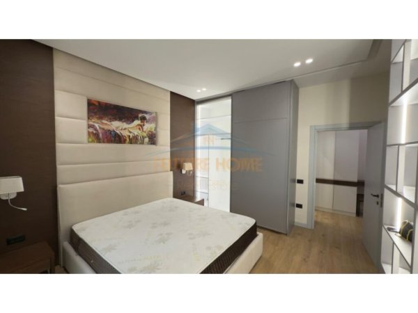 Tirane, jepet me qera apartament 1+1 Kati 8, 76 m² 850 € (Square 21)