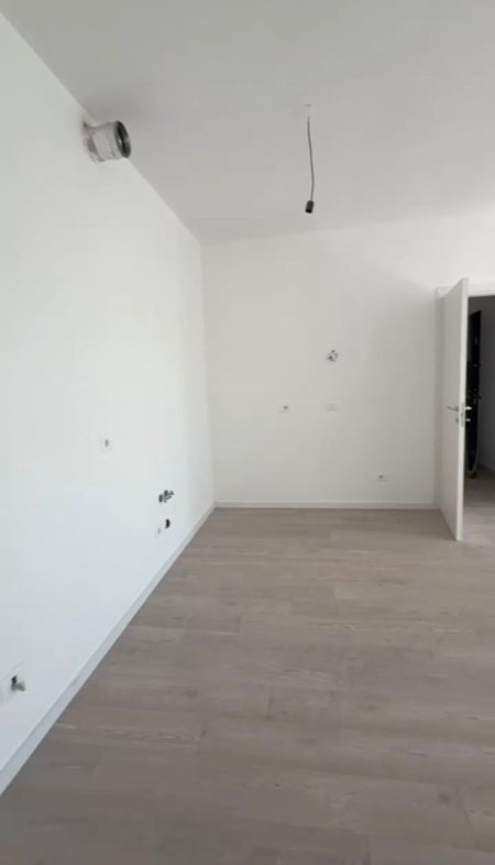 Tirane, jepet me qera apartament 2+1 , 95 m² 470 € (Kompleksi Orbitali)
