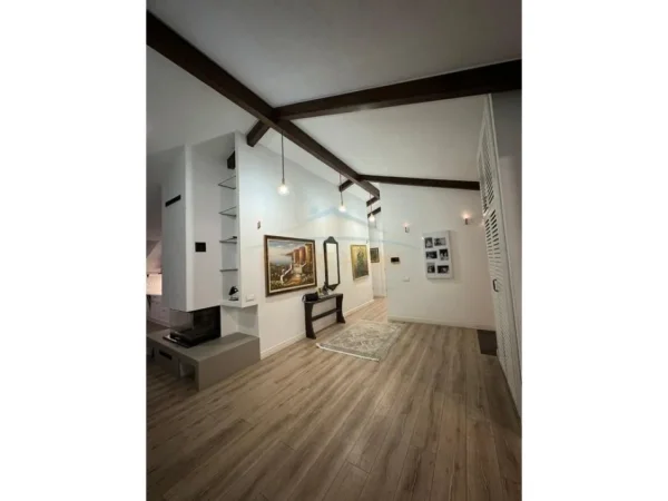 Tirane, shitet apartament 3+1+Ballkon Kati 3, 113 m² (TEG)