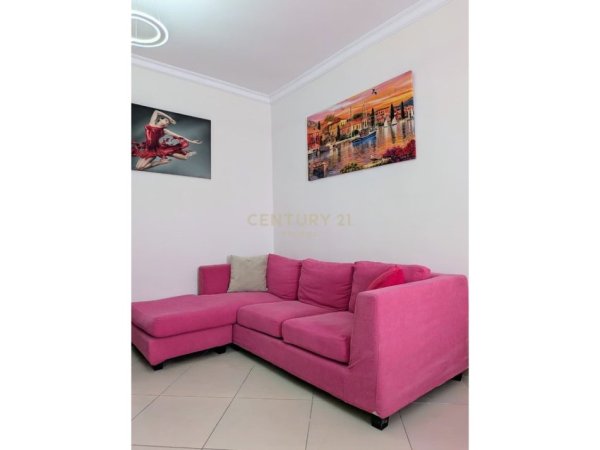 Tirane, jepet me qera garsonier 1+1 Kati 4, 40 m² 500 € (21 Dhjetori)